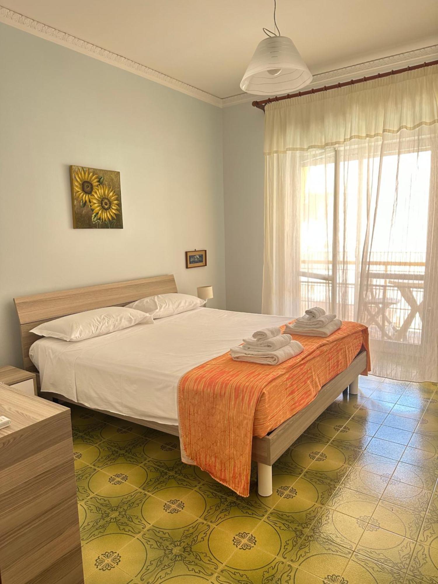 Yellow House Cefalù Εξωτερικό φωτογραφία