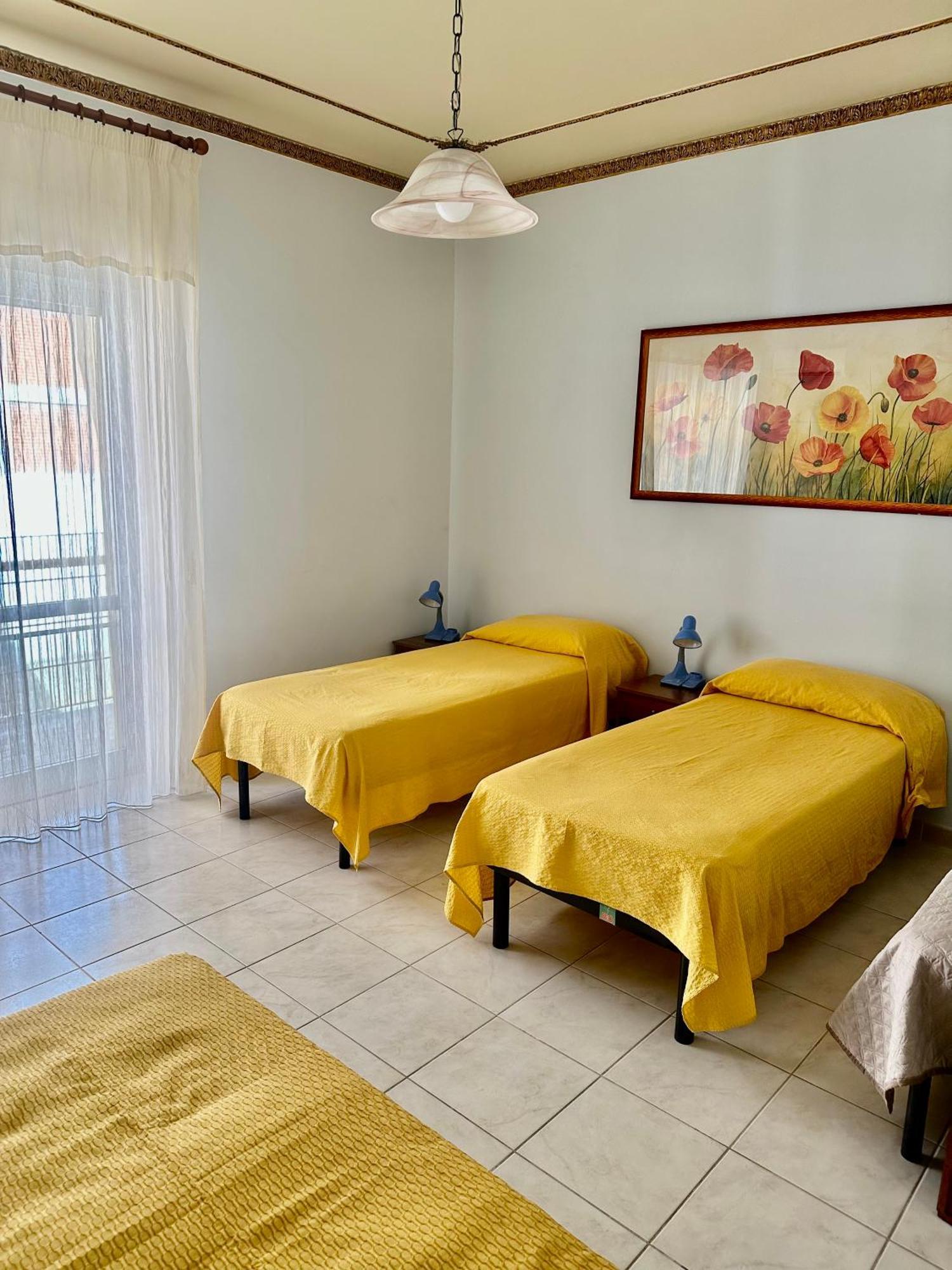Yellow House Cefalù Εξωτερικό φωτογραφία
